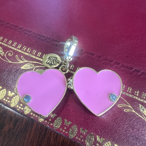 Juicy Couture Charm 2017 Limited Edition Valentines Candy Box - Picture 5 of 11